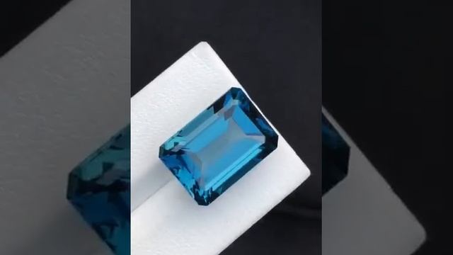 Pure Natural #topaz available for sell. Colour: blue loupe clean ⚖ Carat: 22.45? Price: