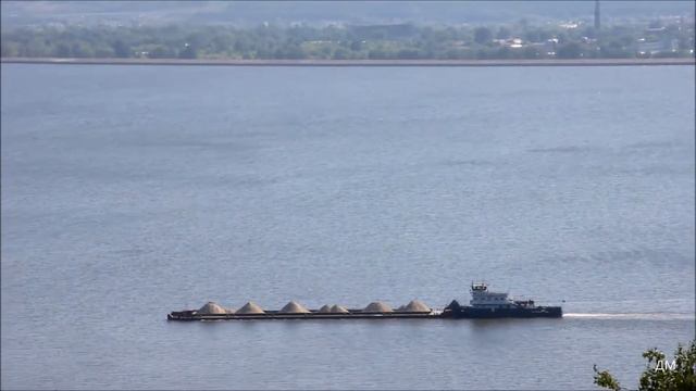 Буксир Урал 5 проходит Ульяновск вверх по Волге 4 07 2018г смотреть онлайн