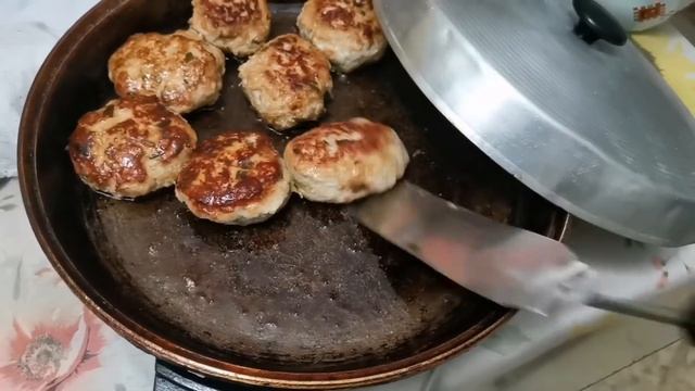 купила мясо и рыбу/готовлю котлеты и мариную горбушку #биробиджан #домашняякухня #горбуша #котлеты
