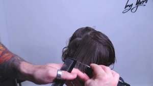 Пошаговый видео урок!  Короткой женской стрижки на вьющиеся волосы.