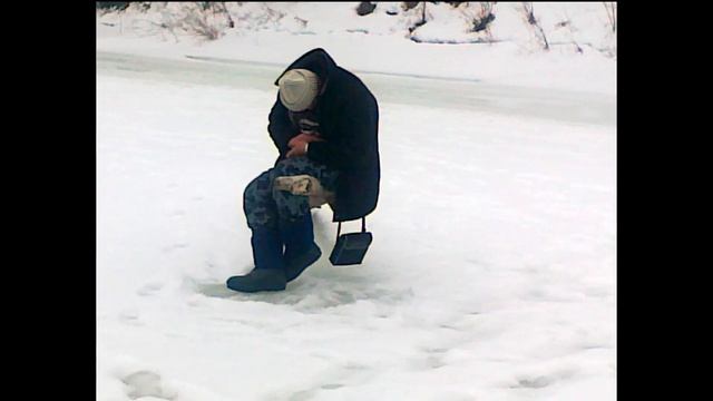Зимняя рыбалка. Всегда интересно, всегда весело!!! смотреть онлайн