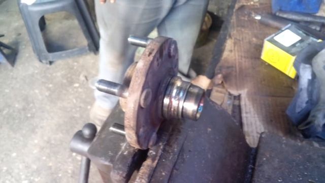 ¡HAGALO USTED MISMO!¿Puedo extraer las tazas del balero doble sin lastimar nada? смотреть онлайн