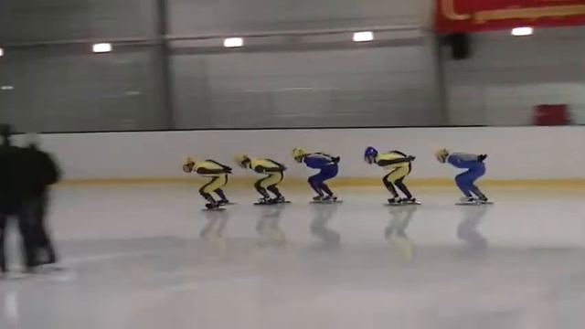 1000 м ¼ финала 1 мужчины Полтавец Даниловский Хмелив Кубок Украины по шорт-треку 25-27.12.201