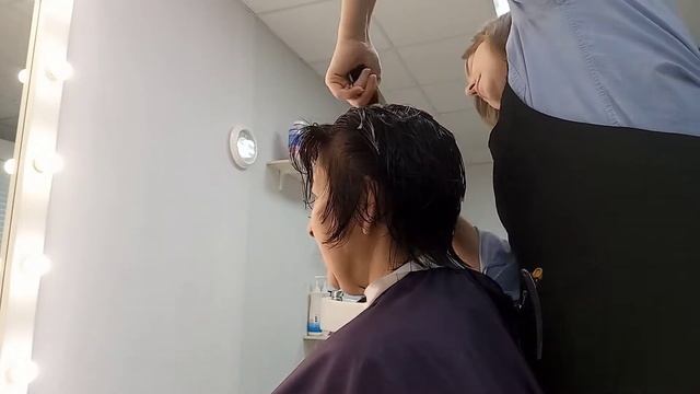 Женская стрижка ,,первая лесенка" смотреть онлайн