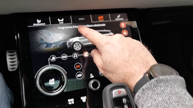 NUOVA EVOQUE Land Rover vista da HUAWEI P30pro. PLAY 4K смотреть онлайн