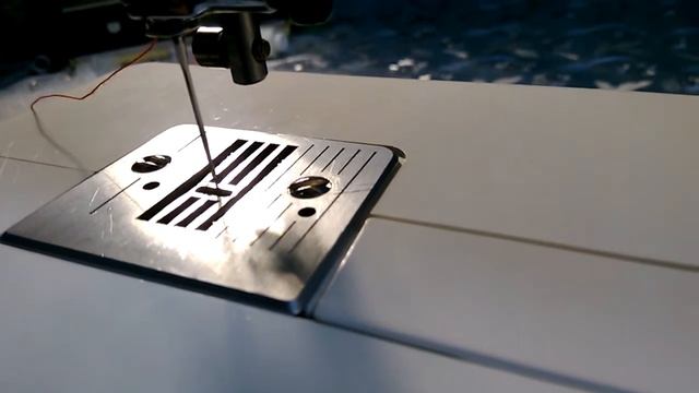 игла бьёт в металлическую пластину. Brother RS-25 смотреть онлайн