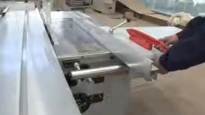 Форматник с углом наклона пильного узла