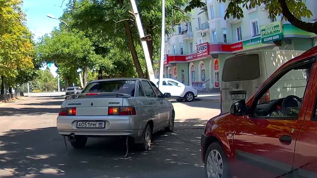 Луганск. Ученик за рулем. Парковка.