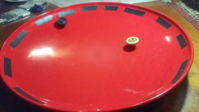 BEYBLADE BURST LIFE SIZED STADIUM BATTLE! SPRIGGAN REQUIEM VS ARC BAHAMUT! смотреть онлайн