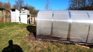 На даче мечты поставили теплицу из поликарбоната 2х4