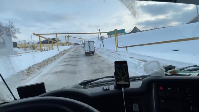 ТРАССА М5, ДПС ЗАКРЫЛИ ДОРОГУ . УРАЛ ВСТАЛ . БУКСУЮТ ФУРЫ. Не могут подняться в подъем смотреть онлайн