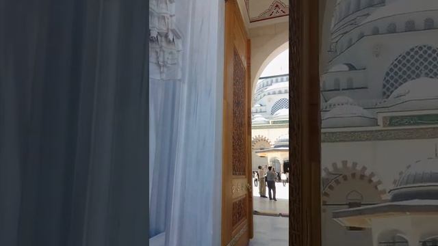 Мечеть Чамилча самый большой и новый мечеть в  Стамбуле