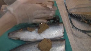 ЗАСОЛКА СЕЛЬДИ И СКУМБРИИ САМЫЙ ВКУСНЫЙ РЕЦЕПТ ПОЛЬЗУЮСЬ ТОЛЬКО ЭТИМ РЕЦЕПТОМ