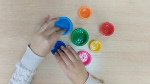Игры и игрушки для развития мелкой моторики детей 2-3 лет