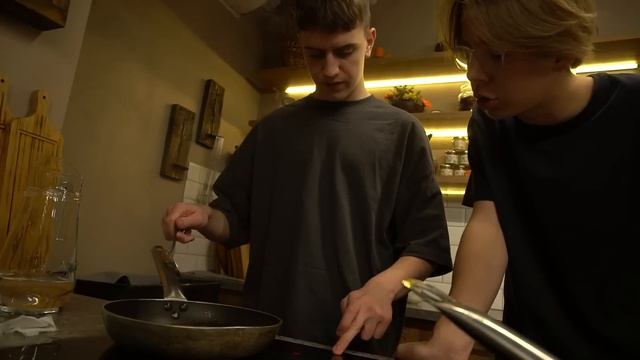 ПОПРОБОВАЛ ЛЮБИМЫЕ БЛЮДА БЛОГЕРОВ! (ft. Данон, Стопбан и др.) смотреть онлайн