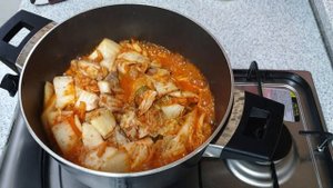 СУП КИМЧИТИГЕ ПО КОРЕЙСКИ. Korean kimchichige soup.