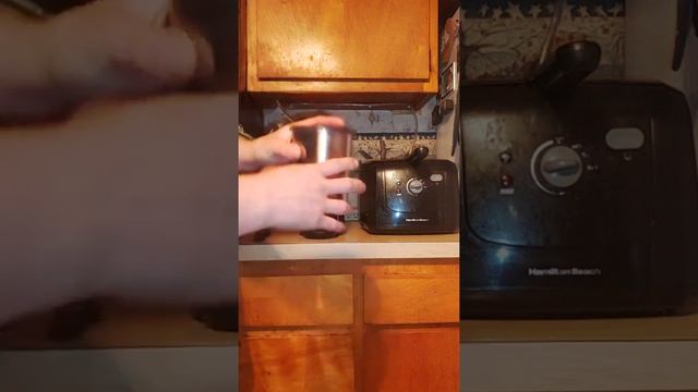 OXO coffee grinder alot quieter in person.. смотреть онлайн