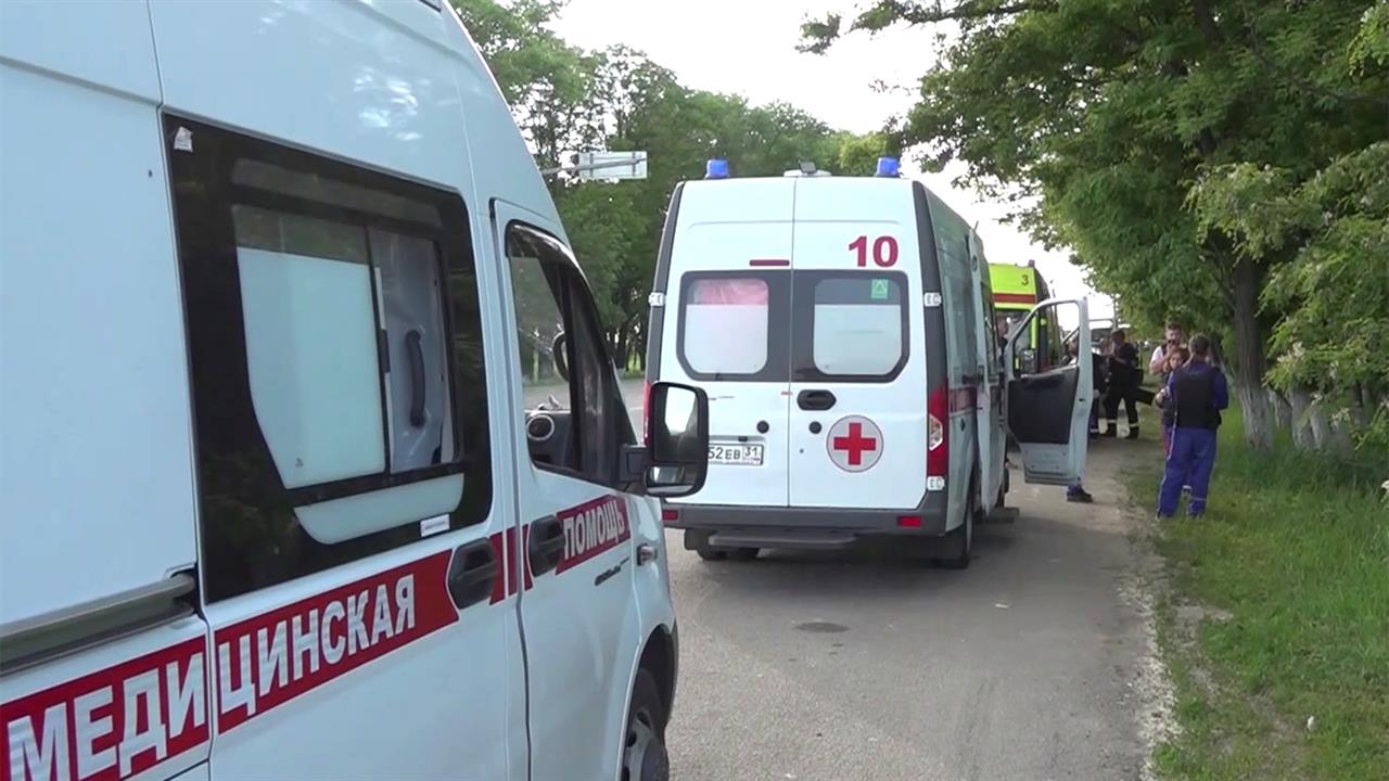 скорый выезд. вызвать скорую псков. скорая машина. автомобили спасающие жизнь. асмп газель некст.