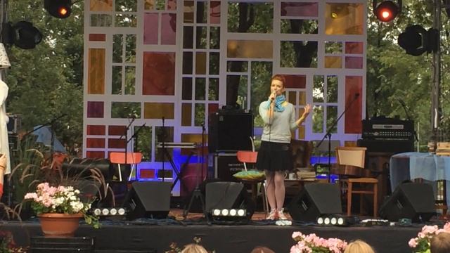 Алиса Гребенщикова читает стихи Ахмадулиной смотреть онлайн