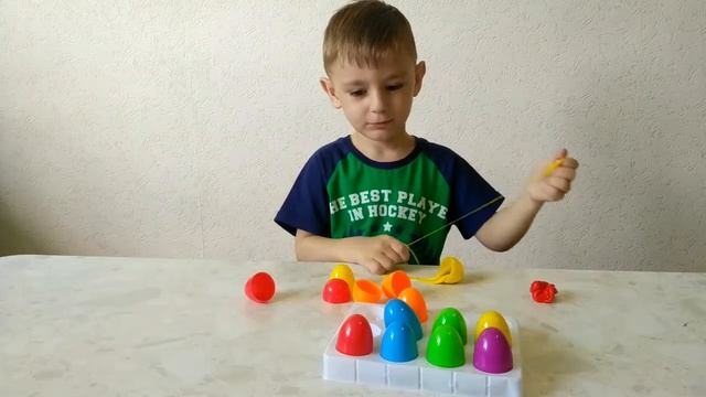 Жвачка для рук открываем набор в яйцах прыгающая игрушка Nauty Putty смотреть онлайн