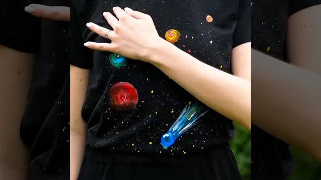 БЛЕСТЯЩИЕ ЛАЙФХАКИ ДЛЯ ОДЕЖДЫ || КАК МОЖНО ЛЕГКО УКРАСИТЬ ФУТБОЛКИ СВОИМИ РУКАМИ