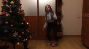 Танец под песню танцы в моей кровати ?