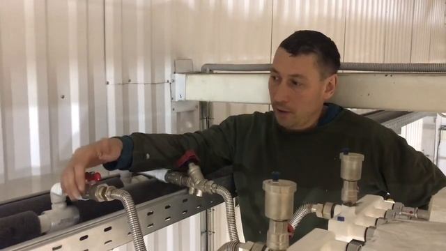 Окончание монтажа теплопанелей потолочного обогрева.