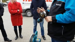 Аккумуляторная угловая шлифмашина Makita DGA504RME