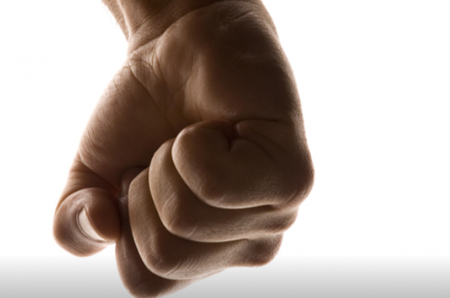 В Миассе водитель избил ребенка, перебежавшего дорогу в неположенном месте