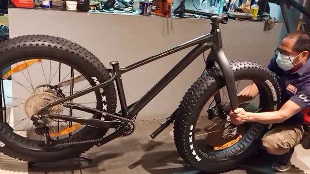 2021 GIANT FATBIKE | GIANT YUKON 2 SMALL GUNMETAL BLACK смотреть онлайн