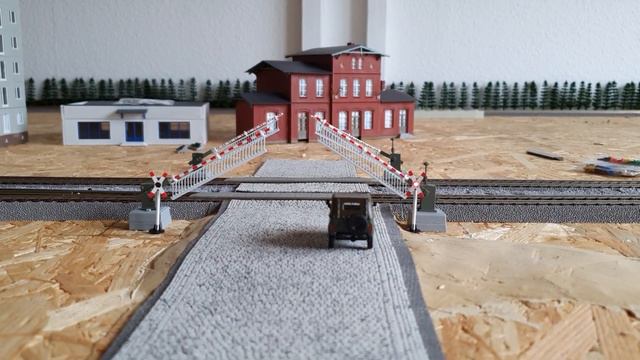 DDR H0 Bahnübergang mit Sound Test смотреть онлайн