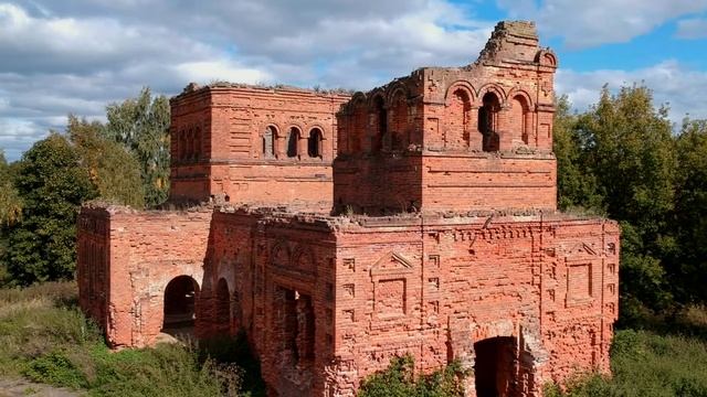 "Красная церковь" . Руины церкви начала XX века. Малые Шарипы смотреть онлайн