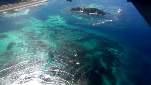 СЕЙШЕЛЫ ВЗЛЕТ С АЭРОПОРТА МАЭ НА САМОЛЕТЕ DHC-6 Twin Otter-300 смотреть онлайн