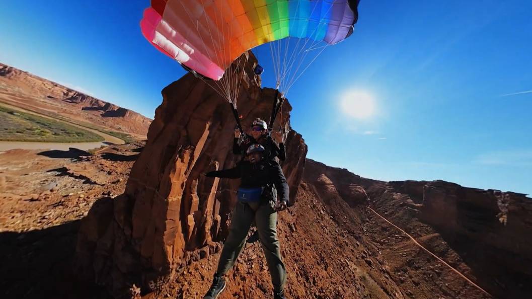 Прыжки с Парашютом - Веселая реакция на тандемный бейсджампинг - GoPro