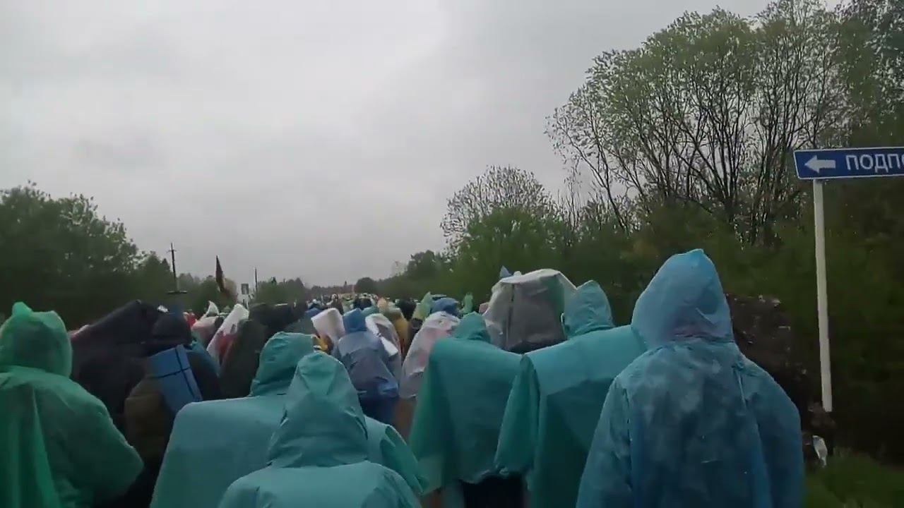 Вятка: Акафист святителю Николаю под дождем.