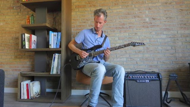 Ibanez JEM 555 BK 1995- Vai's Chords смотреть онлайн