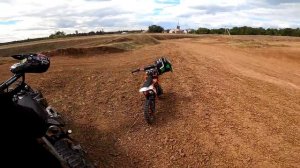 Школяру Всего 9 ЛЕТ а Он Уже Пробует Трюки на МОТОЦИКЛЕ и...