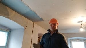 Грунтовка стен под обои, шпатлевку и штукатурку. Зачем она нужна?