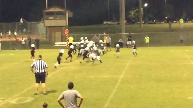 Allatoona Raiders 10&under football J.P. Morris hands off to Jamar Wilson on reverse for good yarda смотреть онлайн