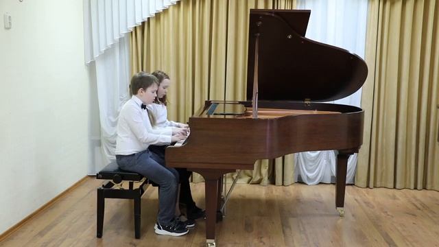 Трио: Иванов Даниил, Тихомирова Дарья, Воловик Мария (4 класс) К. Гурлитт. Баллада смотреть онлайн