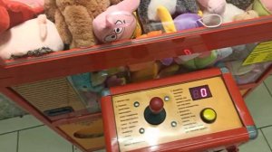 Играю в автомат с Игрушками #73 / Борьба за Пуделя / Автомат с игрушками / Автомат Хватайка