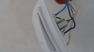 Как найти нужные провода для подключения проходного двухклавишного выключателя