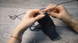 Двойные детские варежки (рукавицы) узором "шахматка" спицами.Индийский клин для большого пальца.