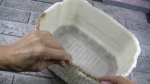 Переделка и декор пластиковой канистры своими руками .Декор пряжей . смотреть онлайн