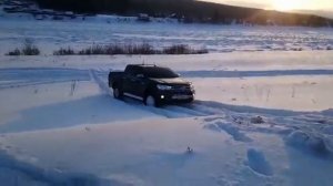 Хайлюкс по снегу Toyota Hilux