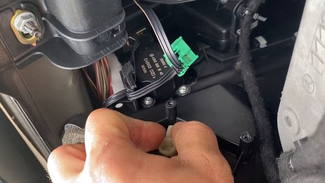 Volet ventilation Mercedes cls w219 смотреть онлайн