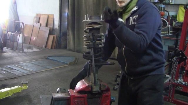 Как поменять АМОРТИЗАТОР на Део Ланосе. Как понять что не держит стойка.DAEWOO.NEXIA,Мокрая стойка смотреть онлайн