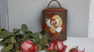 Теперь я ей пользуюсь каждый день! Красивая косметичка своими руками. Мастер-класс.