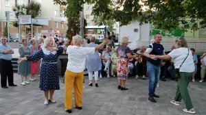 240707 Танцы песня Распрягайте хлопцы коней Маруся раз два три калина парк ЦПКиО гармонь город Орел