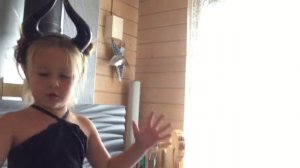 Песня про Малефисенту. Перевод.